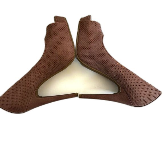 Guess Los Angeles Peep Toe Pink/Brown Preforated Pumps - Women 5.5 - Picture 4 of 8